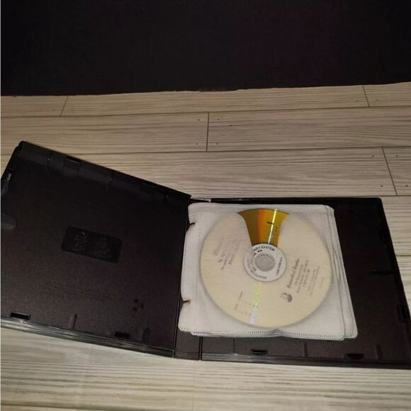 Illusions By Aprilynne Pike Recorded Books 8 CD's Audiobook - Picture 3 of 8